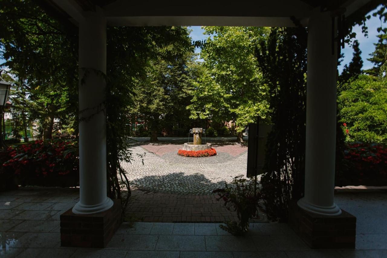 Dom W Starym Parku Hotel Biskupice  Luaran gambar