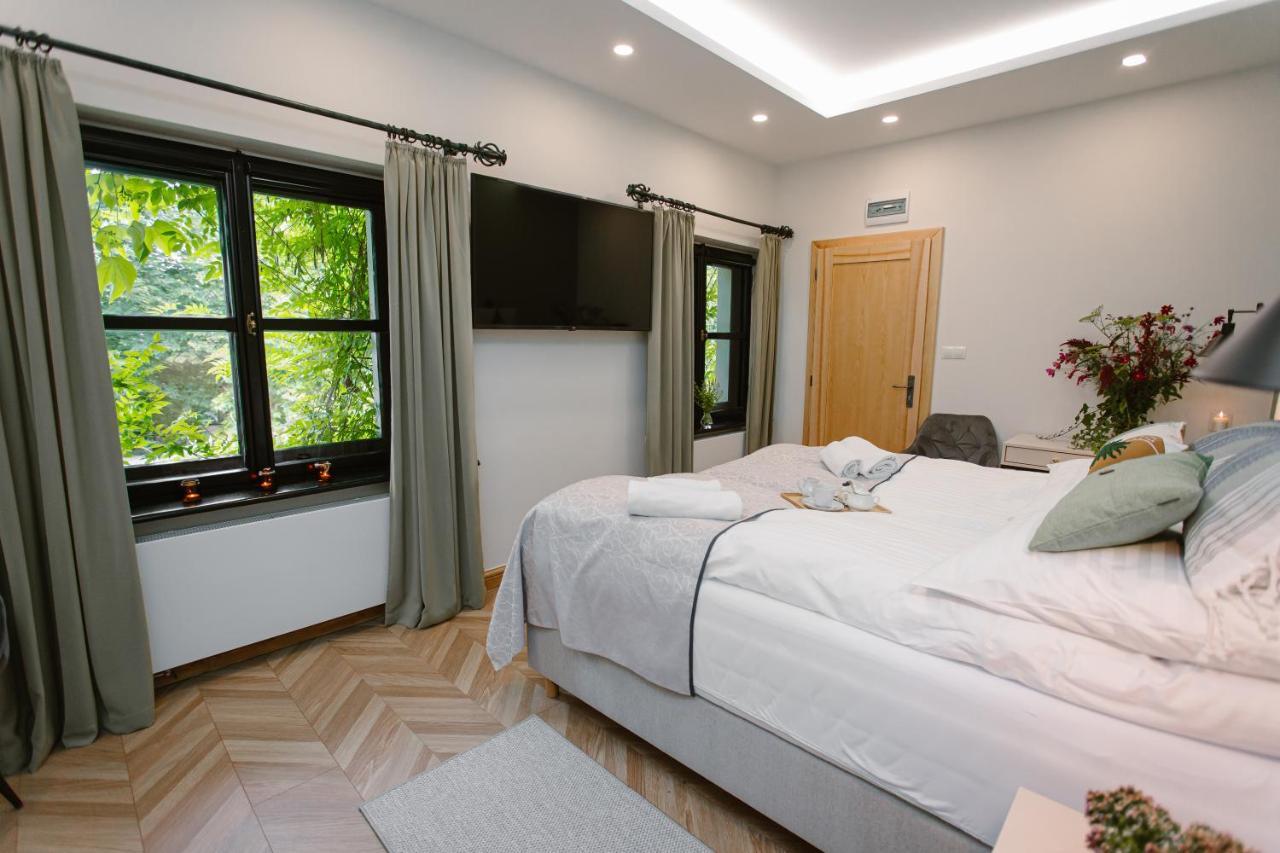 Dom W Starym Parku Hotel Biskupice  Luaran gambar