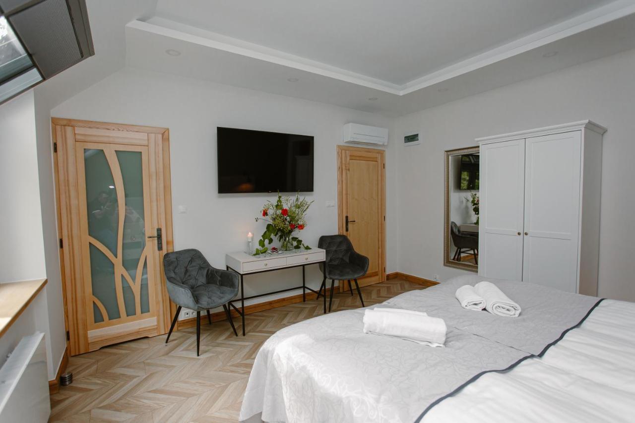 Dom W Starym Parku Hotel Biskupice  Luaran gambar
